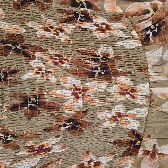 Lumière Floral Dress NWT - Picture 8 of 9